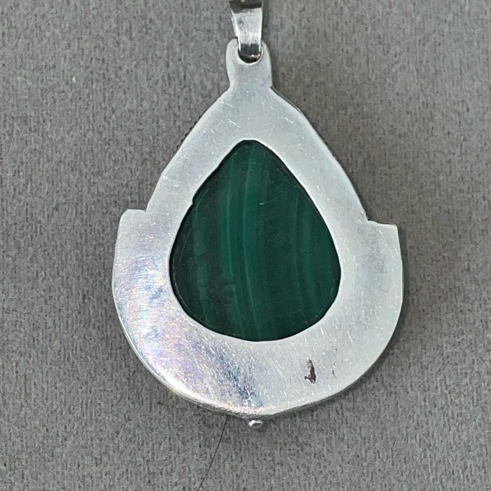 Vintage Handcrafted Sterling Silver (925) Teardrop Malachite Pendant - Picture 4 of 4